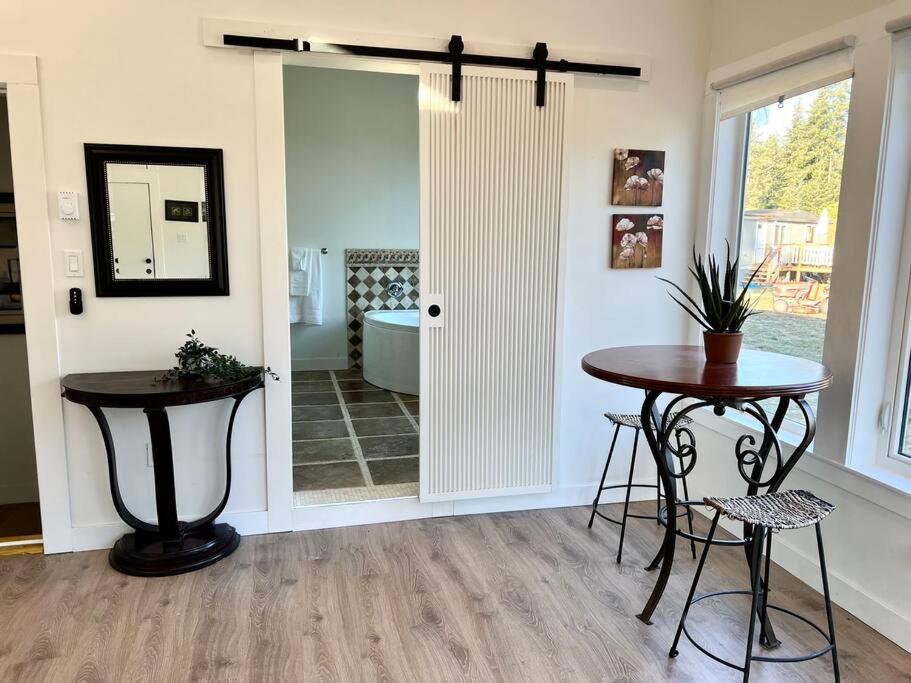 Country Home, Sleeps 6 Pets Friendly Port Alberni Exterior foto